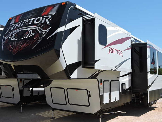 2016 Keystone Raptor Photo