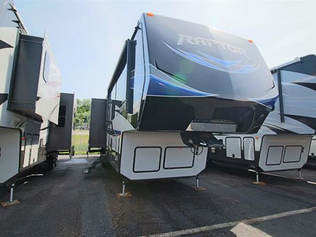 2016 Keystone Raptor Photo
