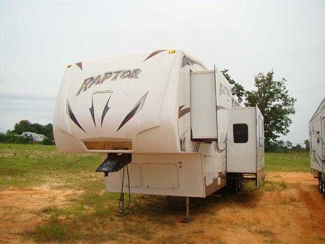 2010 Keystone Raptor Photo