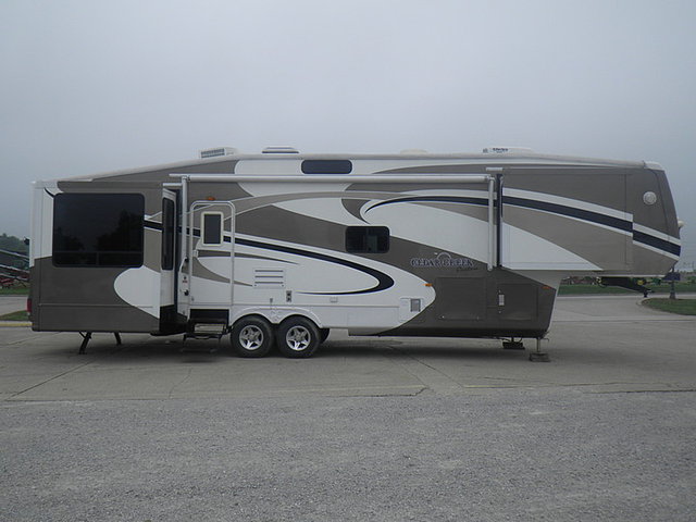 2009 Forest River Cedar Creek Photo