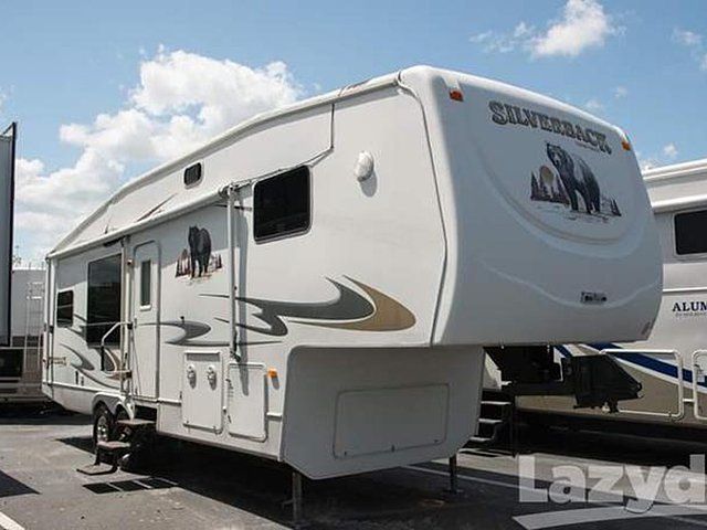 2006 Forest River Cedar Creek Silverback Photo