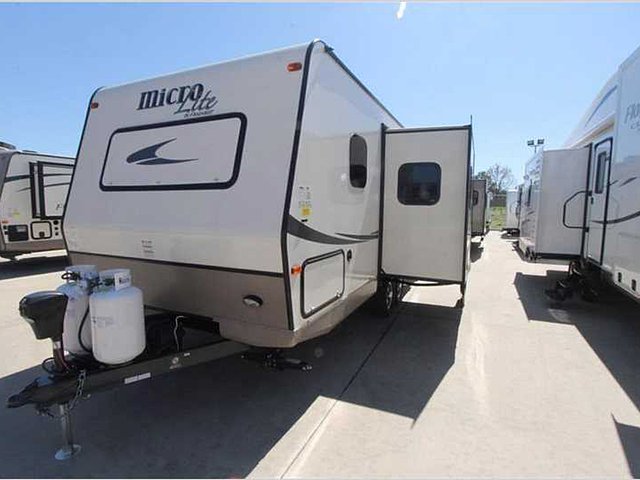 2015 Forest River Flagstaff Micro Lite Photo