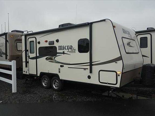 2015 Forest River Flagstaff Micro Lite Photo