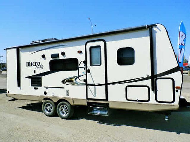 2015 Forest River Flagstaff Micro Lite Photo