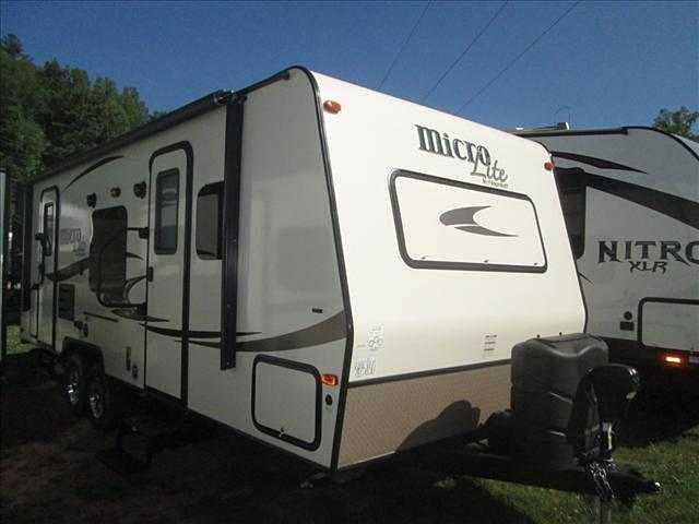 16 Forest River Flagstaff Micro Lite