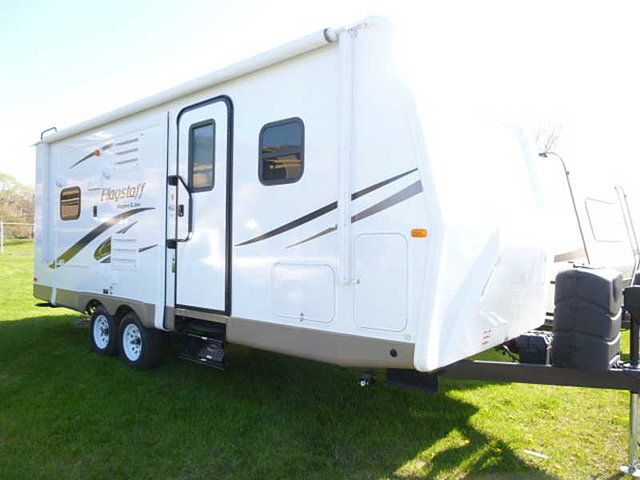 2015 Forest River Flagstaff Super Lite Photo