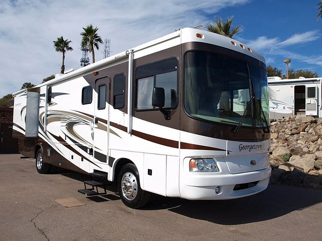 2007 Forest River Georgetown XL Photo
