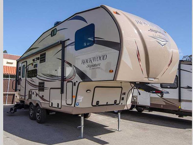 2016 Forest River Rockwood Signature Ultra Lite Photo