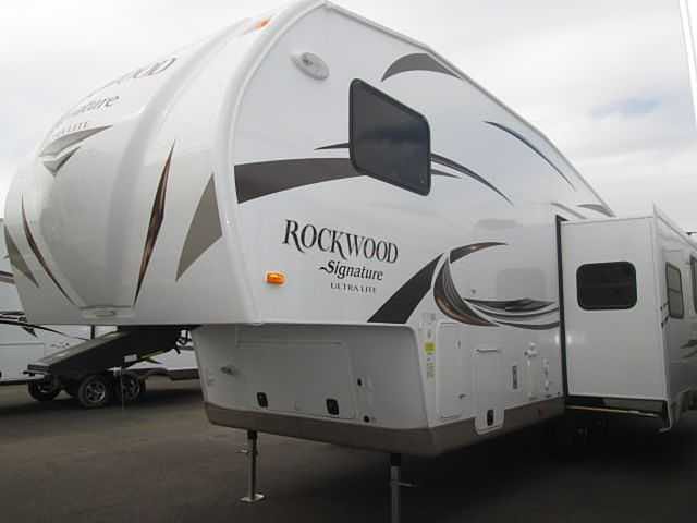 2016 Forest River Rockwood Signature Ultra Lite Photo