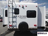 2016 Forest River Rockwood Signature Ultra Lite Photo #4