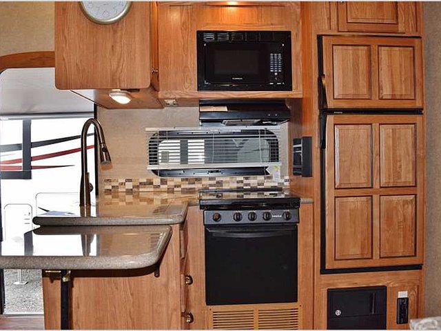 2016 Forest River Rockwood Signature Ultra Lite Photo