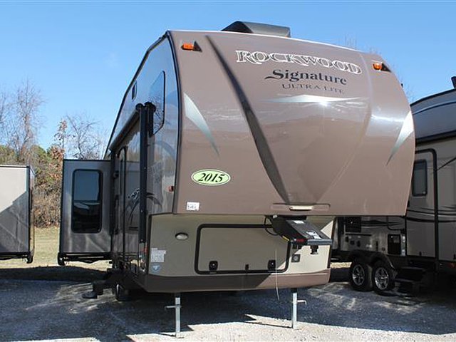2015 Forest River Rockwood Signature Ultra Lite Photo