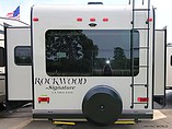 2016 Forest River Rockwood Signature Ultra Lite Photo #19