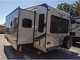 2016 Forest River Rockwood Signature Ultra Lite Photo #5