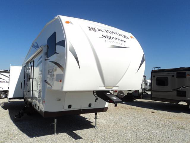 2015 Forest River Rockwood Signature Ultra Lite Photo
