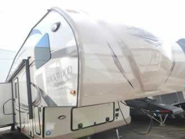 2015 Forest River Rockwood Signature Ultra Lite Photo
