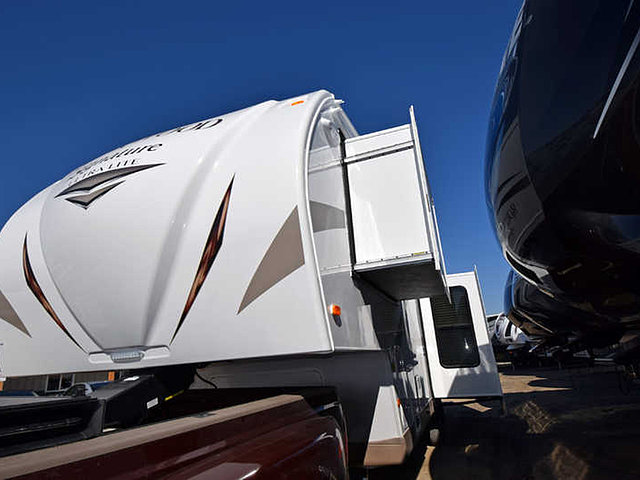 2015 Forest River Rockwood Signature Ultra Lite Photo