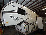 2015 Forest River Rockwood Signature Ultra Lite Photo #12