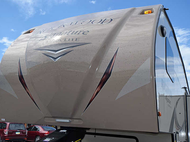 2015 Forest River Rockwood Signature Ultra Lite Photo