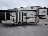 2016 Forest River Rockwood Signature Ultra Lite Photo #2