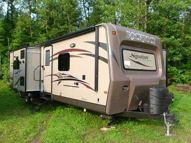 2015 Forest River Rockwood Signature Ultra Lite Photo
