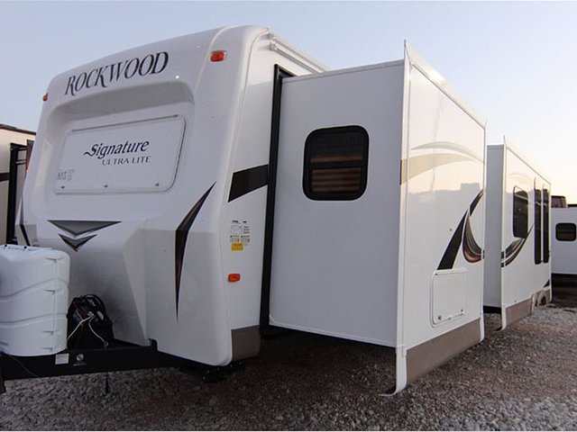 2015 Forest River Rockwood Signature Ultra Lite Photo