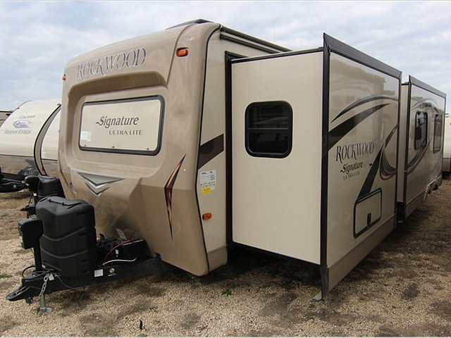 2015 Forest River Rockwood Signature Ultra Lite Photo
