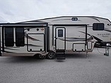 2016 Forest River Rockwood Signature Ultra Lite Photo #2