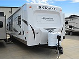 2015 Forest River Rockwood Signature Ultra Lite Photo #10