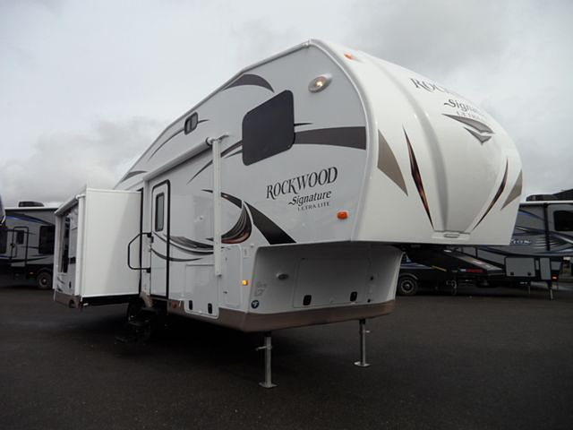 2015 Forest River Rockwood Signature Ultra Lite Photo