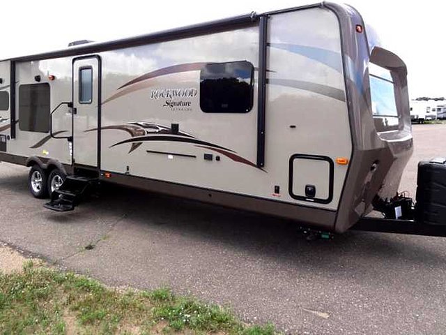 2015 Forest River Rockwood Signature Ultra Lite Photo