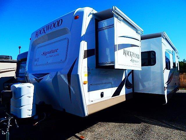 2015 Forest River Rockwood Signature Ultra Lite Photo