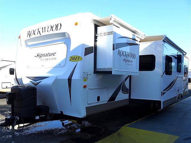 2016 Forest River Rockwood Signature Ultra Lite Photo
