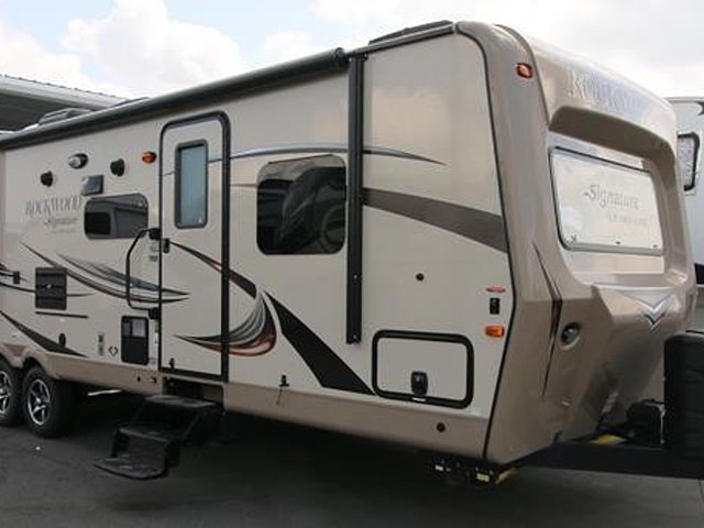 2016 Forest River Rockwood Signature Ultra Lite Photo