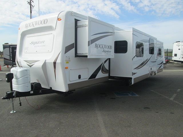 2015 Forest River Rockwood Signature Ultra Lite Photo