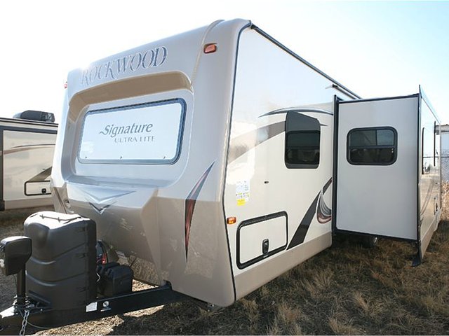 2015 Forest River Rockwood Signature Ultra Lite Photo