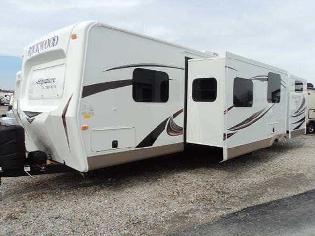 2015 Forest River Rockwood Signature Ultra Lite Photo