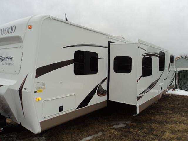 2015 Forest River Rockwood Signature Ultra Lite Photo