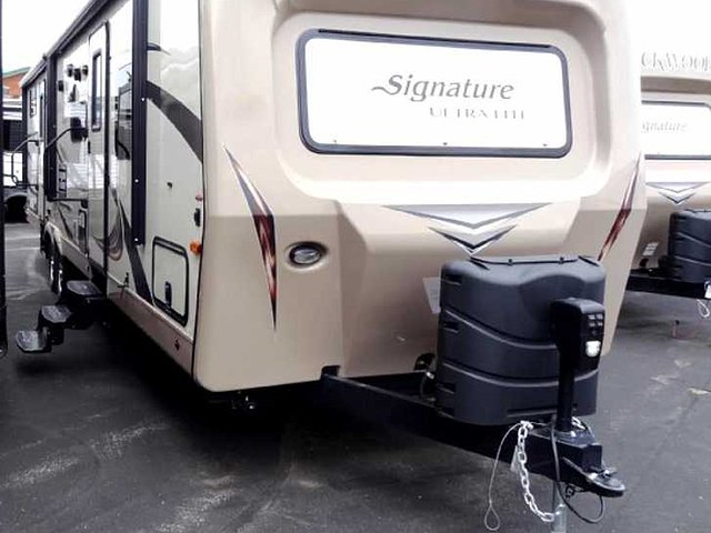 2015 Forest River Rockwood Signature Ultra Lite Photo
