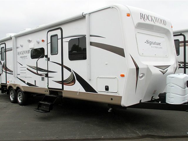 2015 Forest River Rockwood Signature Ultra Lite Photo