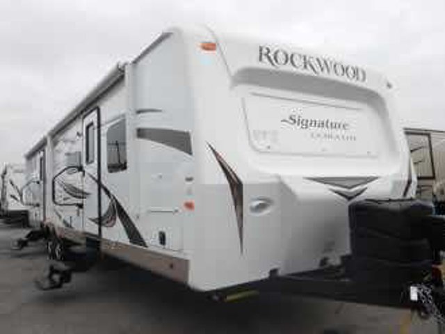 2016 Forest River Rockwood Signature Ultra Lite Photo