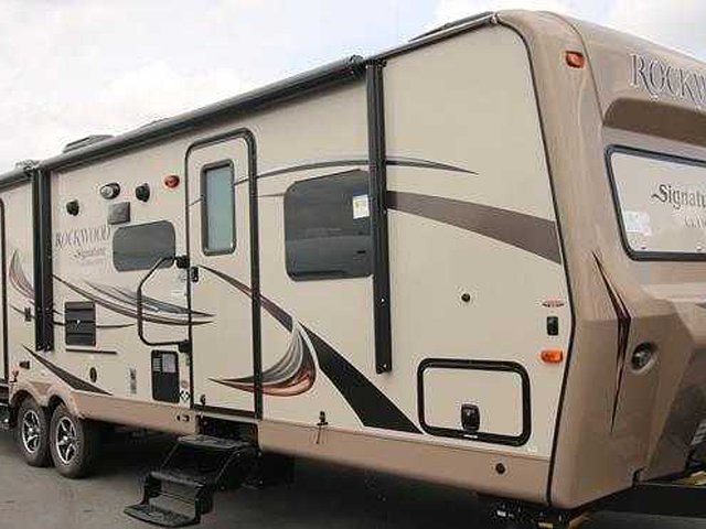 2016 Forest River Rockwood Signature Ultra Lite Photo