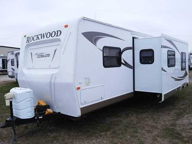 2011 Forest River Rockwood Signature Ultra Lite Photo
