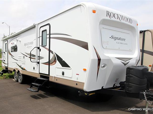 2016 Forest River Rockwood Signature Ultra Lite Photo
