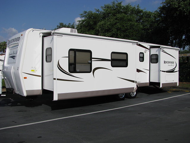 2011 Forest River Rockwood Signature Ultra Lite Photo