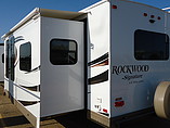 2015 Forest River Rockwood Signature Ultra Lite Photo #2