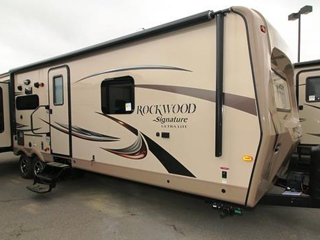2015 Forest River Rockwood Signature Ultra Lite Photo