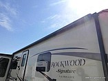 2015 Forest River Rockwood Signature Ultra Lite Photo #8