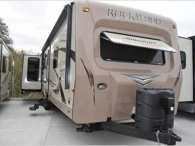 2015 Forest River Rockwood Signature Ultra Lite Photo