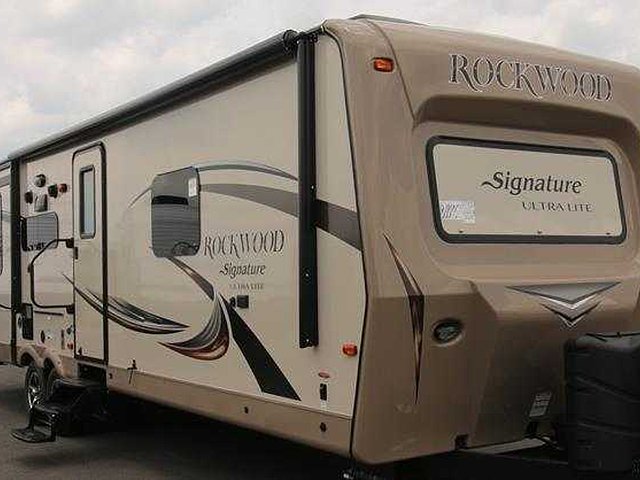 2016 Forest River Rockwood Signature Ultra Lite Photo